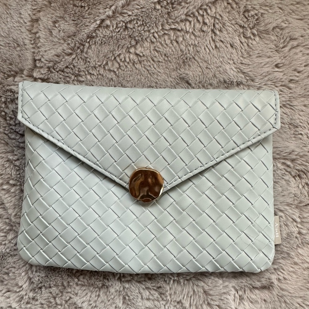 Elegant Woven Clutch in Light Gray